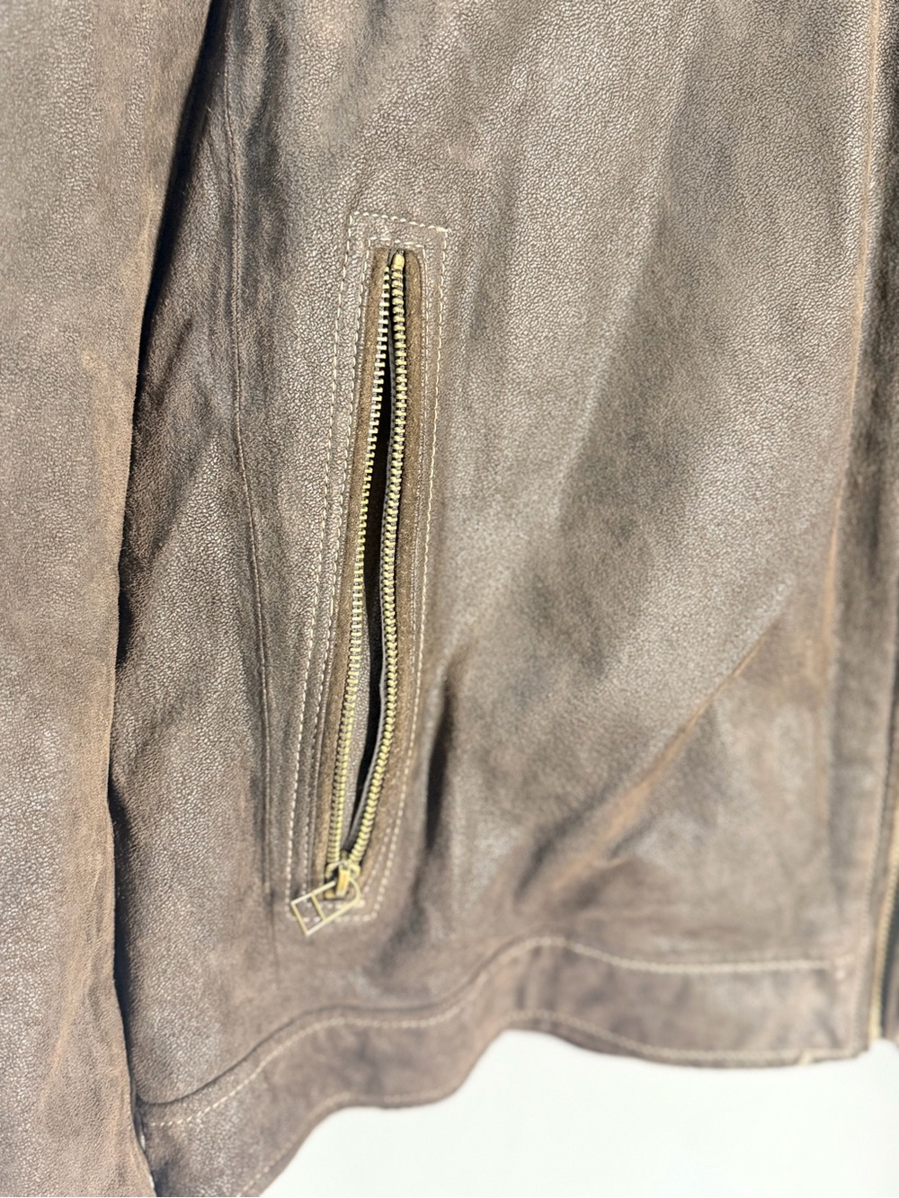 Black Rivet Brown Quilted-Shoulder Bomber Jacket with Hood - Picture 3 of 12